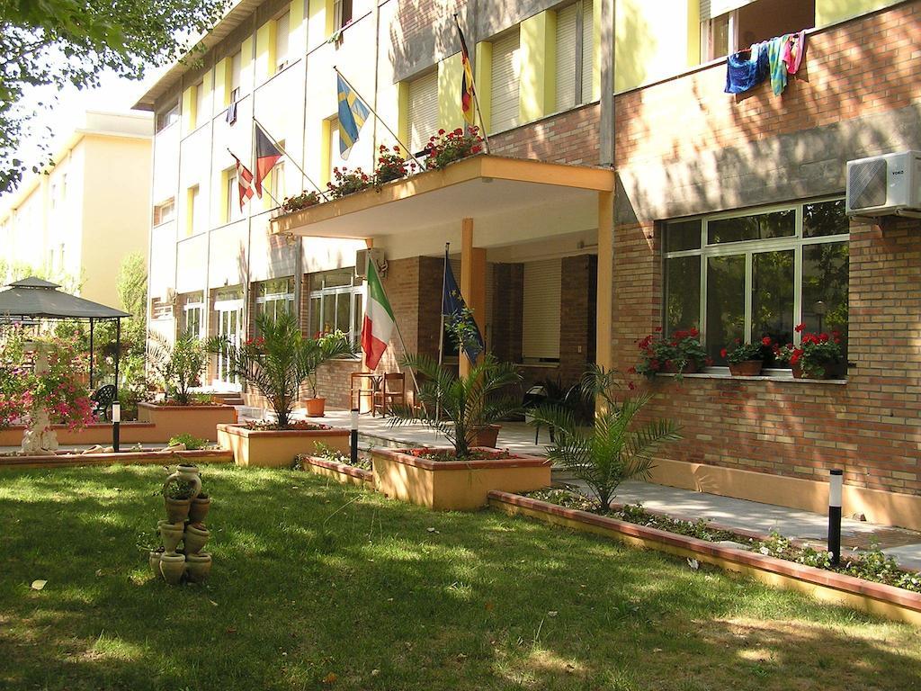 Villaggio Accademia Чезенатико Екстериор снимка
